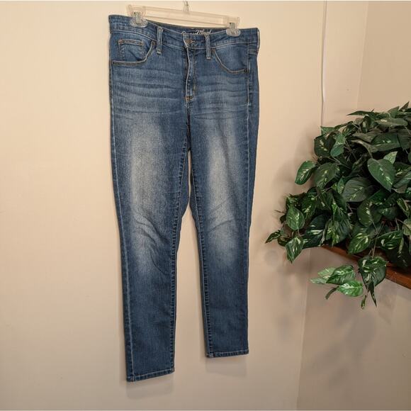Universal Thread Midrise Skinny Jeans 8 - Picture 1 of 9